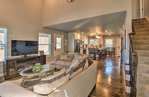 Granbury House | Granbury Home w/Hot Tub & Furnished Patio!
