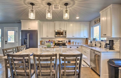 Granbury House | Granbury Home w/Hot Tub & Furnished Patio!