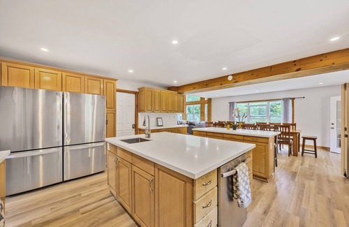Washago Villa | Grand 10BR 9BA Waterfront Retreat Near Muskoka | Sleeps 30 | Perfect for Events
