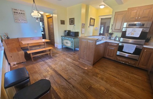 Woodstock House | Grand 1800s Victorian Gem: Updated/by Downtown