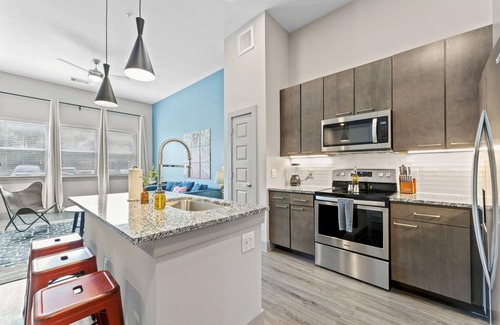 Montopolis Apartment | Grand 1BR King Suite Close to Downtown w Fast Wifi