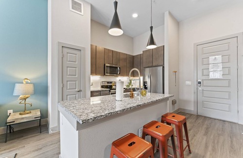 Montopolis Apartment | Grand 1BR King Suite Close to Downtown w Fast Wifi
