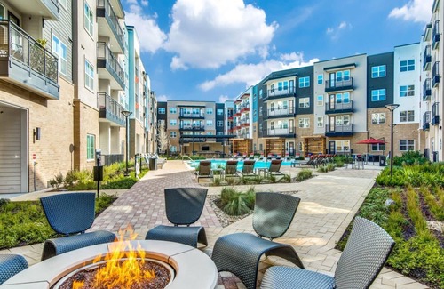 Montopolis Apartment | Grand 1BR King Suite Close to Downtown w Fast Wifi