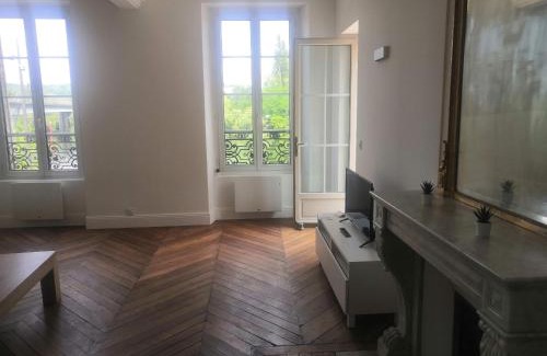 Mantes-la-Jolie Apartment | Grand 2P Terrasse bord de seine