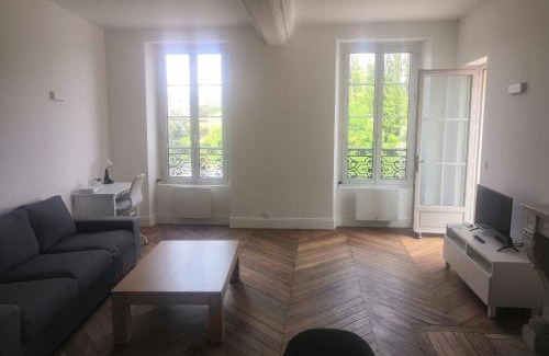 Mantes-la-Jolie Apartment | Grand 2P Terrasse bord de seine