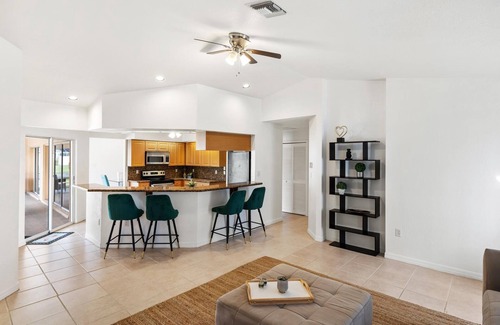 Deep Creek House | Grand 3 Bedroom/3 Bathroom - Pool home - clean & comfortable