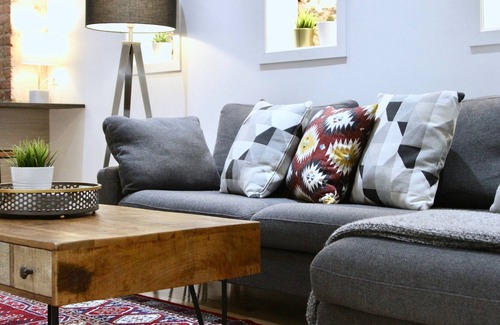 Latin Quarter Apartment | Grand 3br in Montreal Plateau