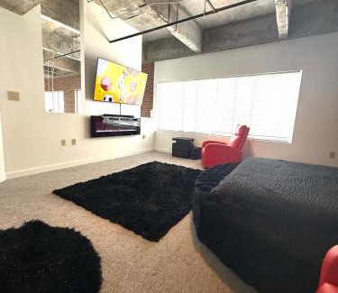 Atlantic Station Area Apartment | Grand 3br loft in Atlantic Station