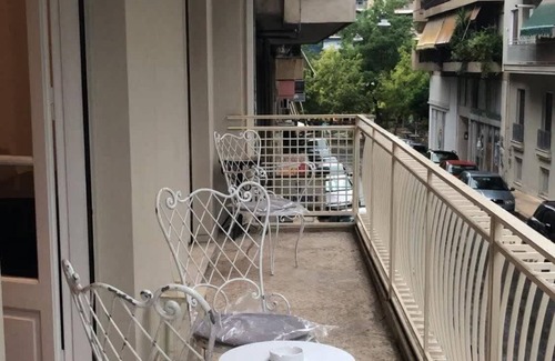 Kypseli Apartment | Grand 4 Bd Flat with Classical Touches in Kipseli