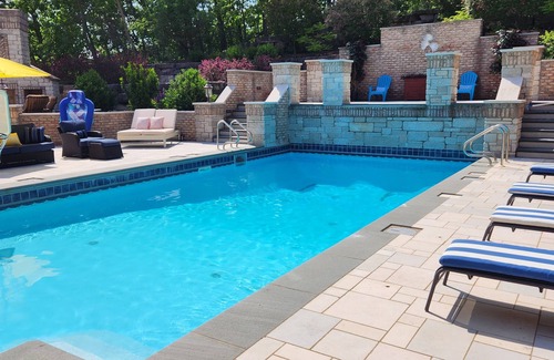 Delafield House | GRAND 6-bedroom home with resort style yard