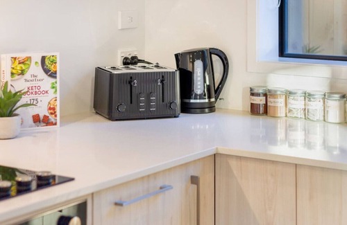 Phillipstown House | Grand 6BR Escape Steps from Christchurch’s Best