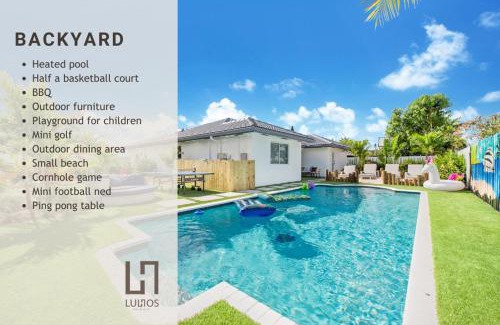 Richmond West House | Grand 6BR Escape Resort Pool, Beach & Mini Golf L09