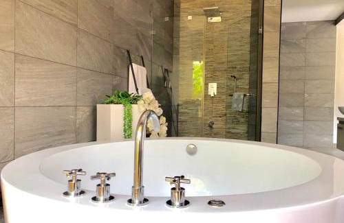 Galu Villa | Grand Amber Villa