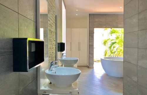 Galu Villa | Grand Amber Villa