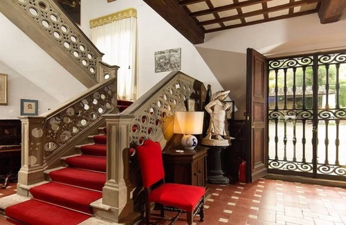 Oltrarno Villa | GRAND AND STUNNING TUSCAN VILLA SET IN A LUXURIOUS ESTATE CLOSE TO CITY CENTER