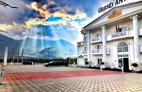 Pejë Hotel | Grand Antika