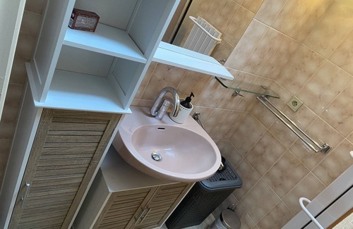Chaudes-Aigues Apartment | Grand Appartement// À 5 Minutes à Pied de la Cure Thermale/