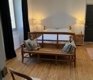 Florac Apartment | Grand appartement de charme avec parking privé