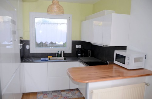 Batz-sur-Mer Apartment | Grand Appartement REZ DE Jardin, 100m Dela Plage