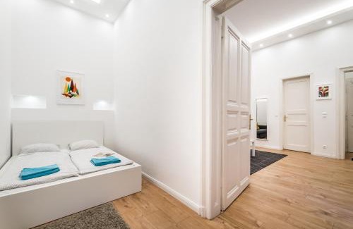 Belso-Ferencvaros Apartment | Grand Avenue Apartment