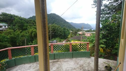 Barroui House | Grand Bay Dominica Sunrise Guesthouse