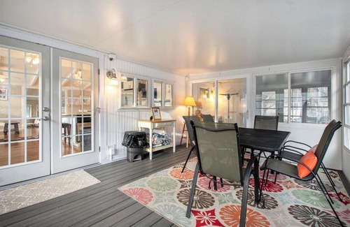 Grand Beach House | Grand Beach Belle
