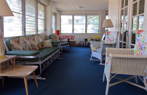Grand Beach House | Grand Beach - Escape Large Family Home
