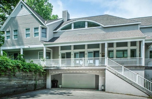 Grand Beach House | Grand Beach Lakefront