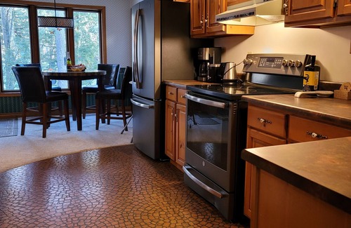 Grand Bend Cottage | Grand Bend - Southcott Pines Chalet Near the Lake