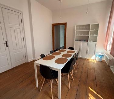 Srodmiescie Apartment | Grand Business Loft Design P-65