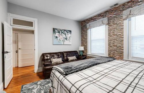Museum District House | Grand Carytown 5BR FAN HOME fully fenced