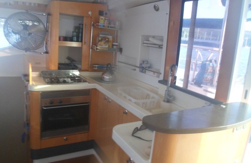 Sainte-Anne Boat Rental | Grand Catamaran AU Mouillage