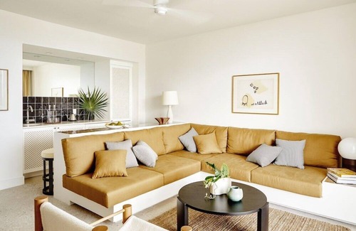 Seven Mile Beach Hotel | Grand Cayman Beach Suites
