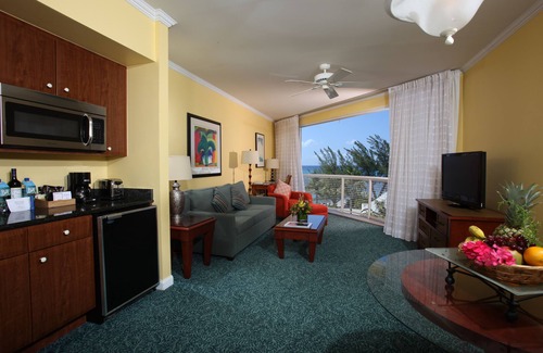 Seven Mile Beach Hotel | Grand Cayman Beach Suites