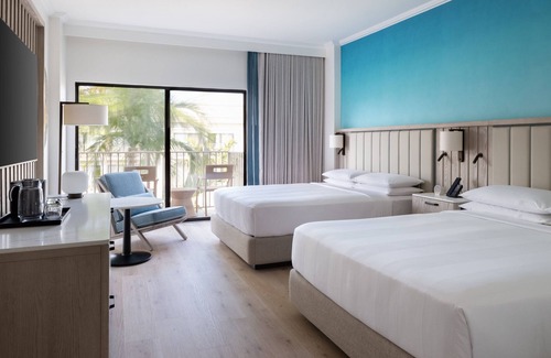 Seven Mile Beach Resort | Grand Cayman Marriott Resort