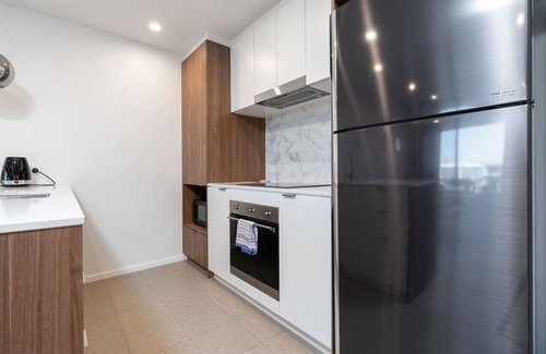 Phillip Apartment | Grand Central Towers Apt | Resort-Style Amenities