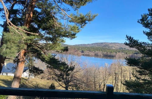 Aydat Ski Chalet | Grand Chalet en Auvergne au Bord du lac Daydat, 3 Chambres, Grand Terrain