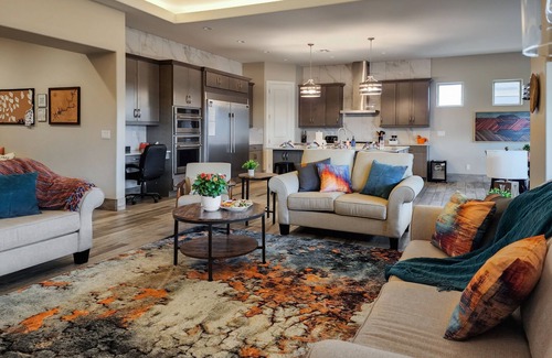 Page House | Grand Circle 2 Houses+Hot Tub+Boat Parking+Ice Chest & Game Room