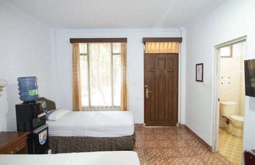 Purwakarta Bed & Breakfast | Grand Ciwareng Inn