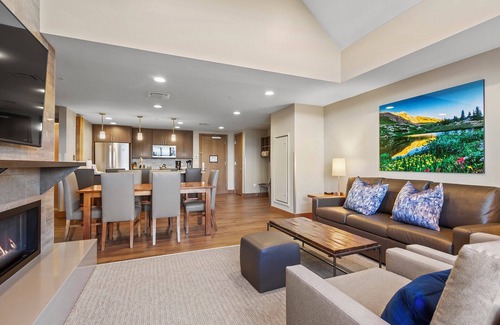 Boulder Ridge Condo | Grand Colorado on Peak 8 2 Bedroom ski-in/out