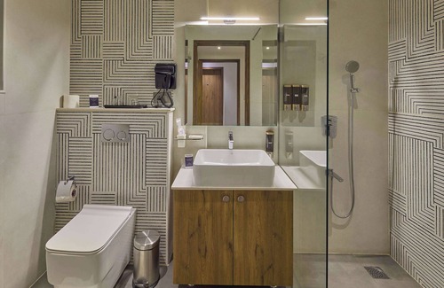 Vyalikaval HBCS Layout Hotel | Grand Continent Hebbal a Sarovar Portico Affiliate Hotel