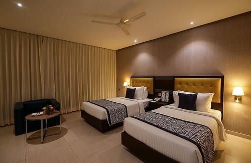 Alambagh Hotel | Grand Continent Malleshwaram A Sarovar Portico Affiliate Hotel