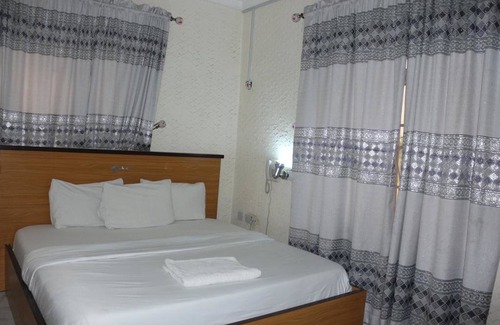 Uyo Hotel | Grand Decent Hotel and Suites