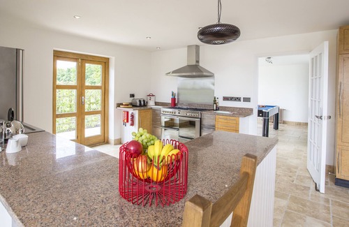 Muchelney House | Grand Designs House with private pool, hot tub, sauna and games room
