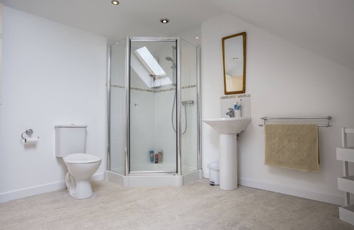 Muchelney House | Grand Designs House with private pool, hot tub, sauna and games room