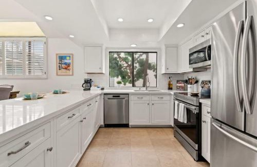 Pacific Beach House | Grand Desire by Cardo - Luxury 3br in Heart of PB