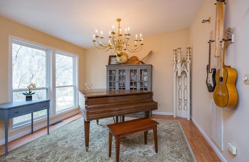 Bellevue House | Grand Dream Vacation Home in Nashville 7+ beds!
