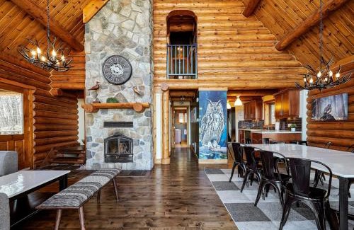 Labelle Ski Chalet | GRAND DUC - 5 BR Spa Mont Tremblant area