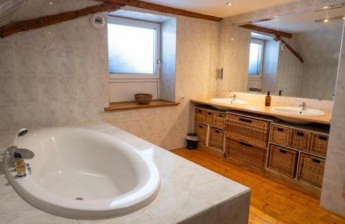 Cernay Apartment | Grand duplex en plein centre