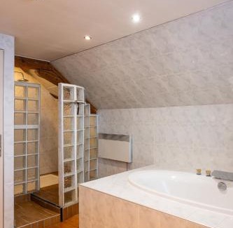 Cernay Apartment | Grand duplex en plein centre